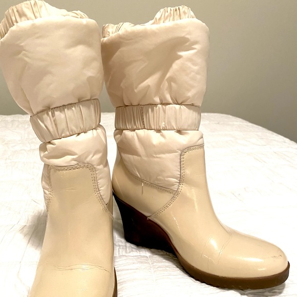 UGG wedge puffer style boot - Picture 2 of 9